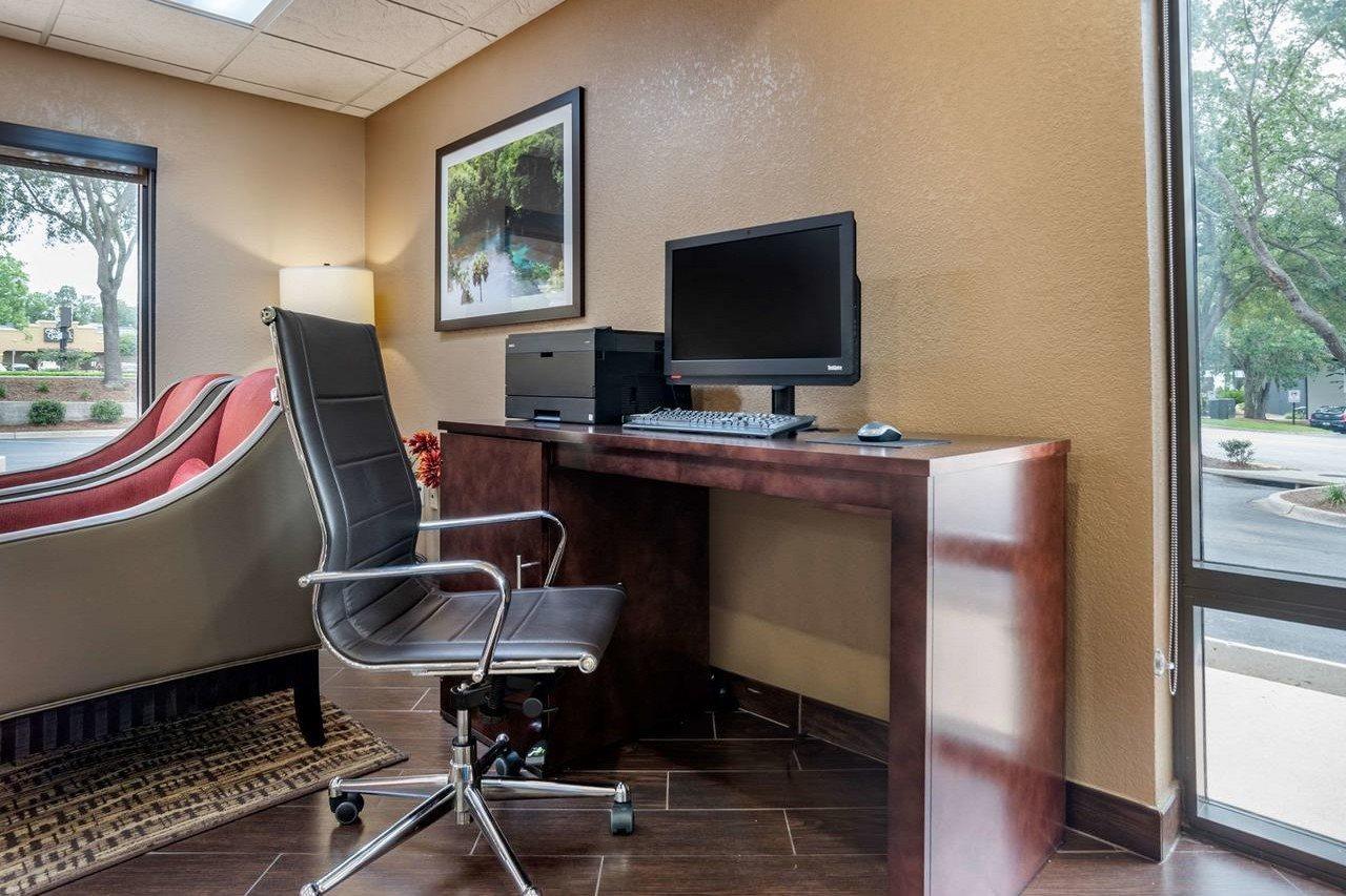 Comfort Suites Tallahassee Capitol - University Area Exterior photo