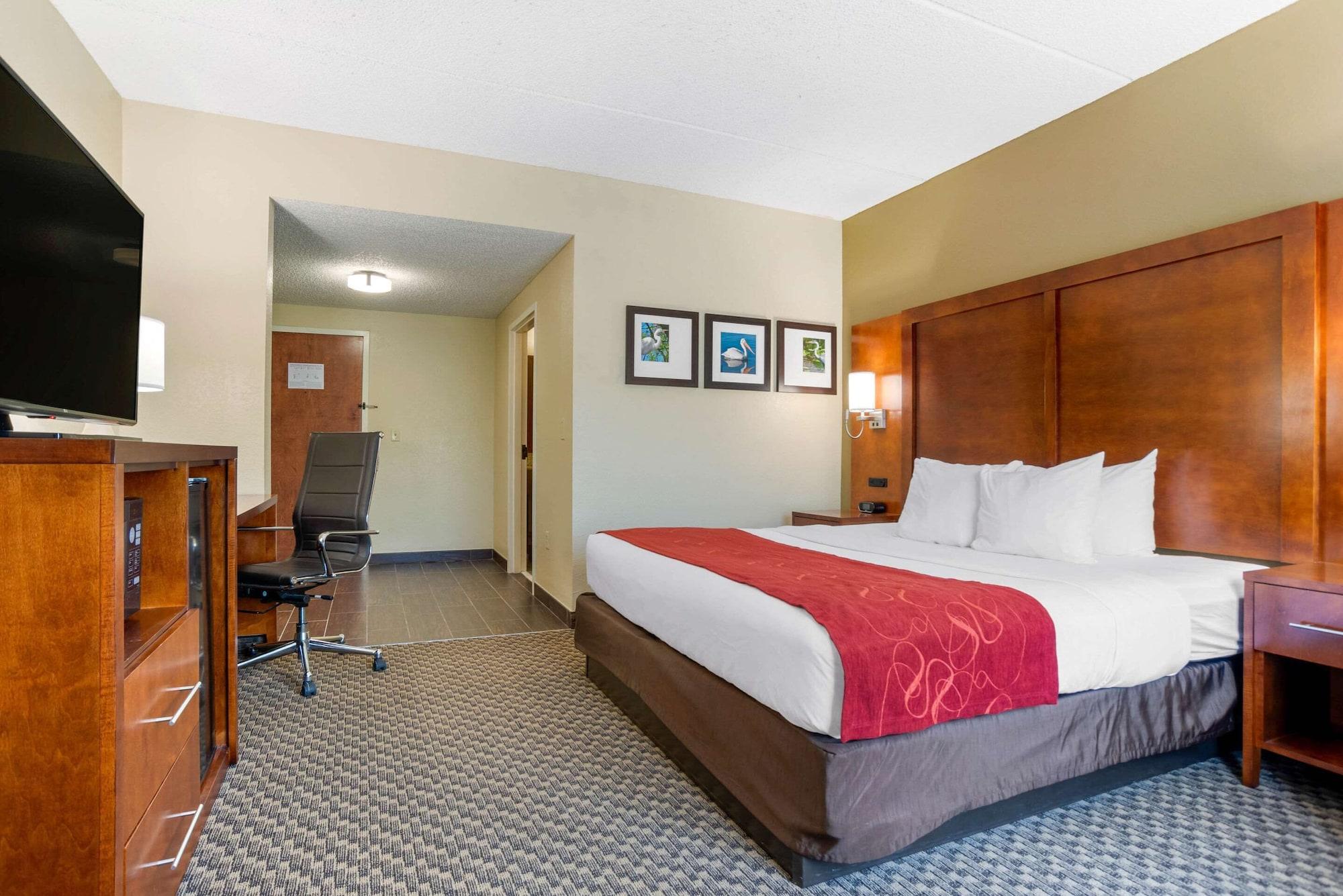Comfort Suites Tallahassee Capitol - University Area Exterior photo