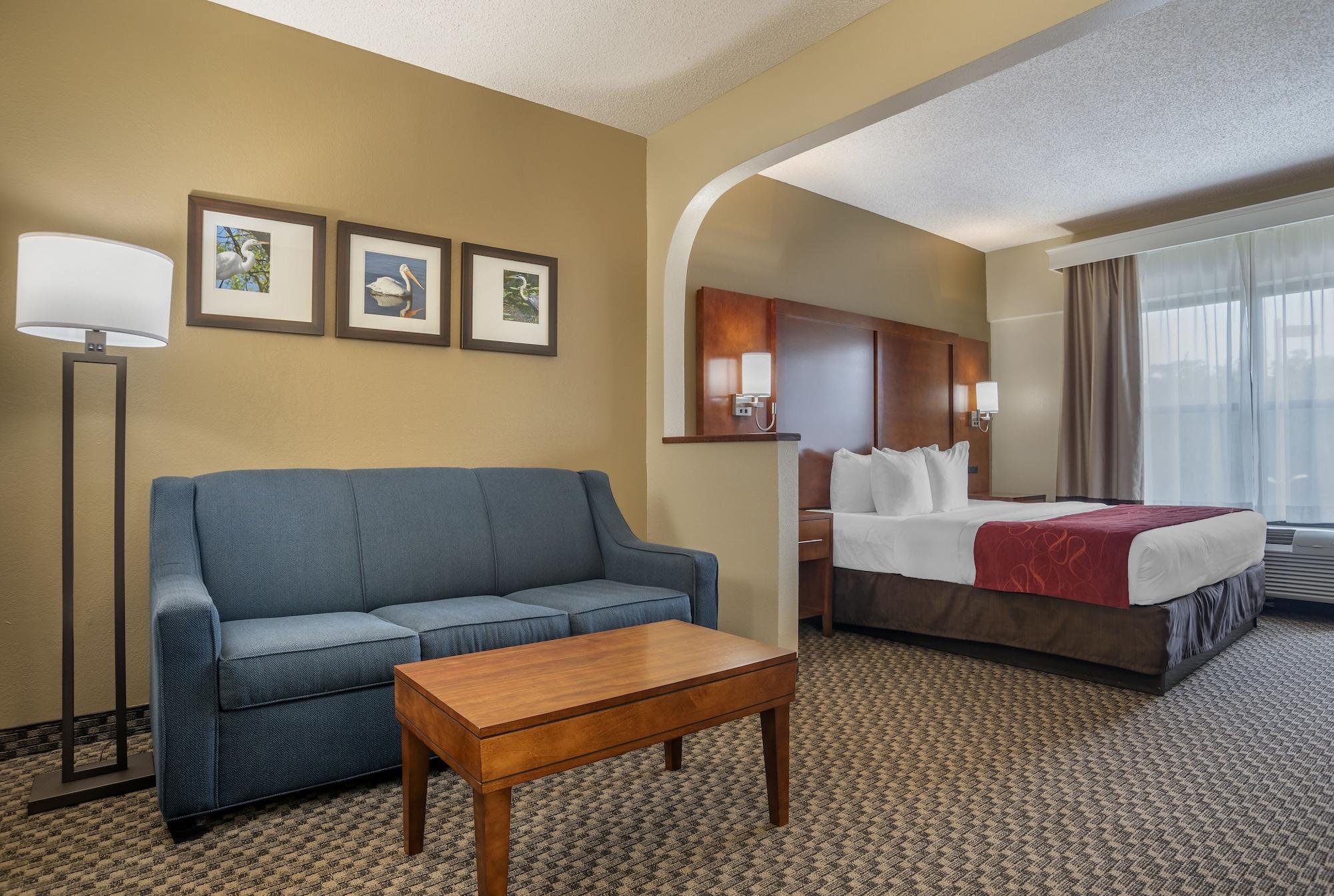 Comfort Suites Tallahassee Capitol - University Area Exterior photo